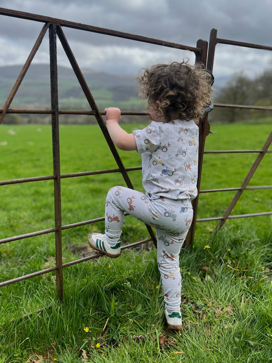 NEW! Vintage tractor print Leggings