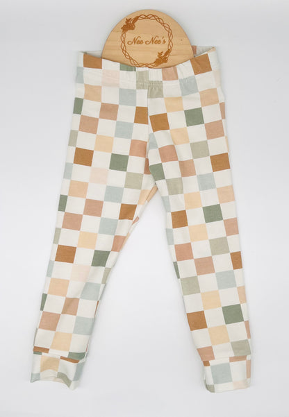 NEW -checkered print Leggings